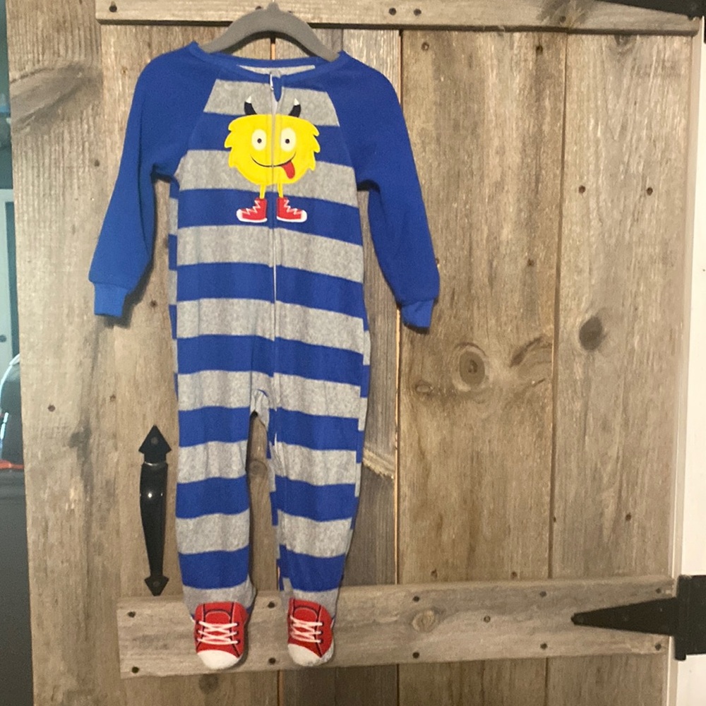 Kids Headquarters 2 set 18 month flannel zip up PJ’s